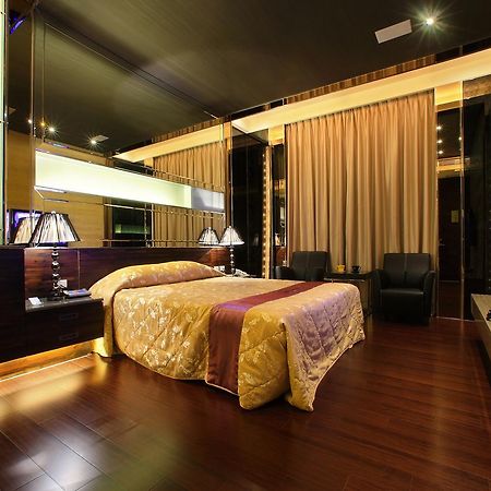 Spring Hotel Taichung Esterno foto