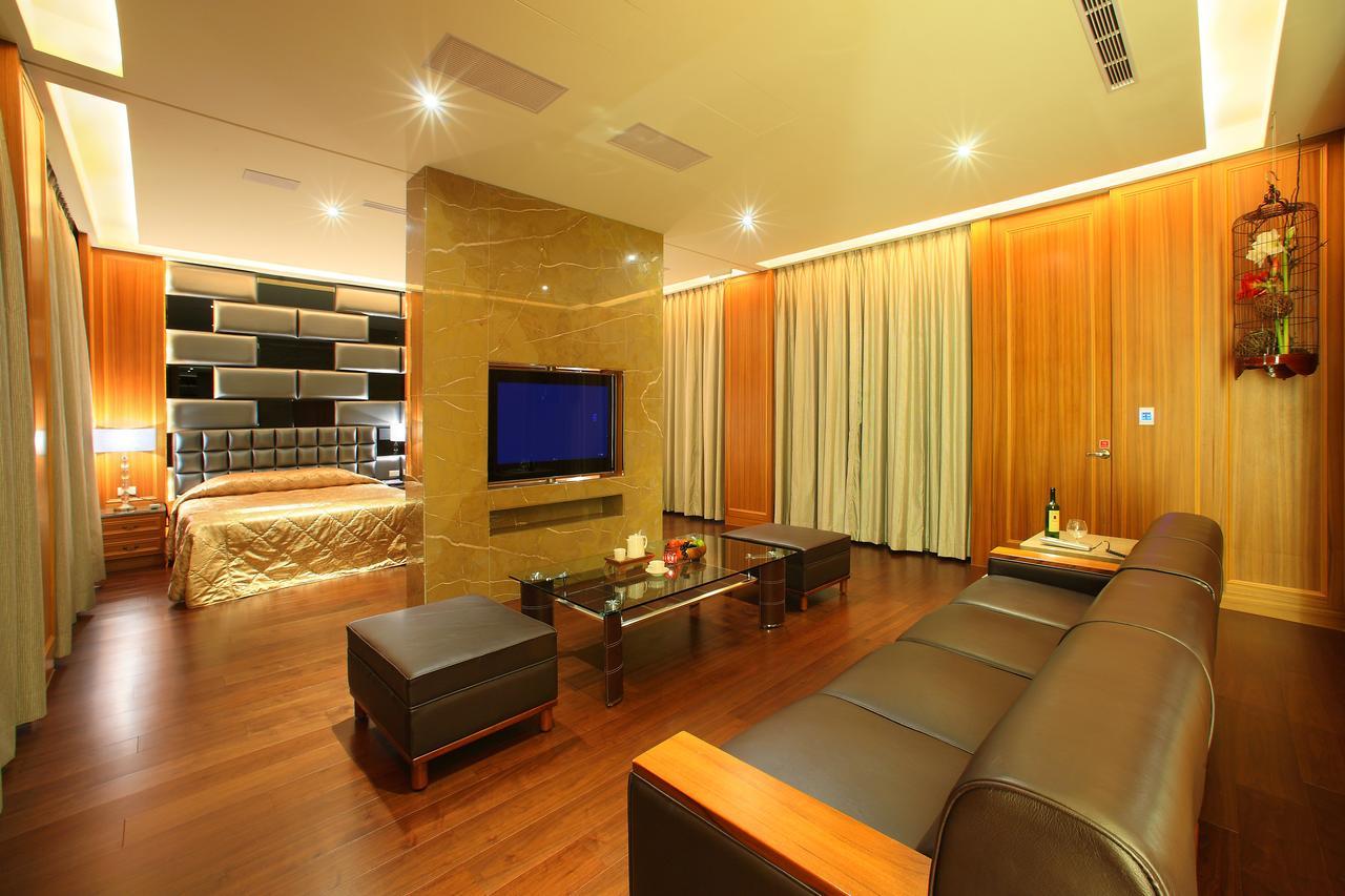 Spring Hotel Taichung Esterno foto
