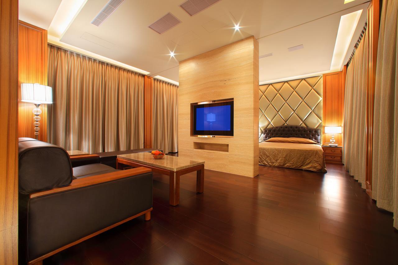Spring Hotel Taichung Esterno foto