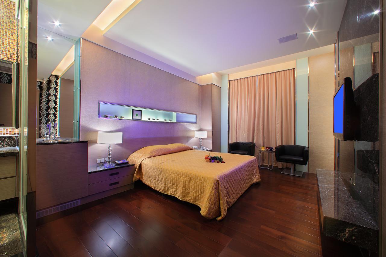 Spring Hotel Taichung Esterno foto