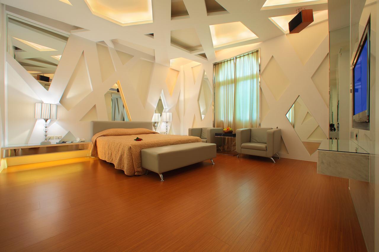 Spring Hotel Taichung Esterno foto