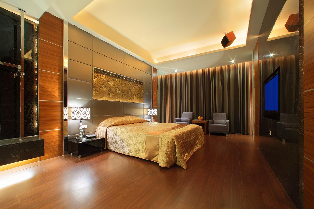 Spring Hotel Taichung Esterno foto