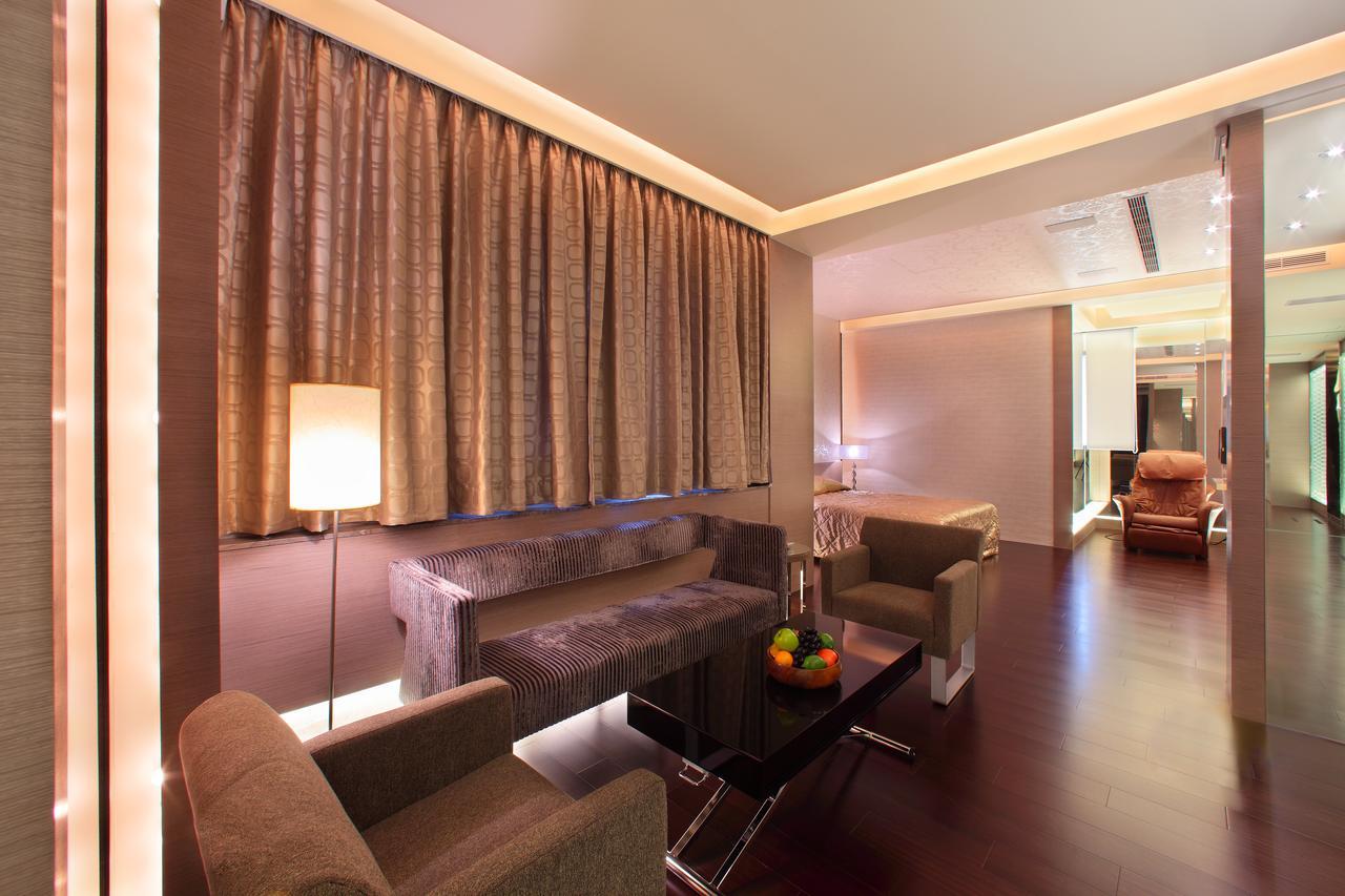 Spring Hotel Taichung Esterno foto