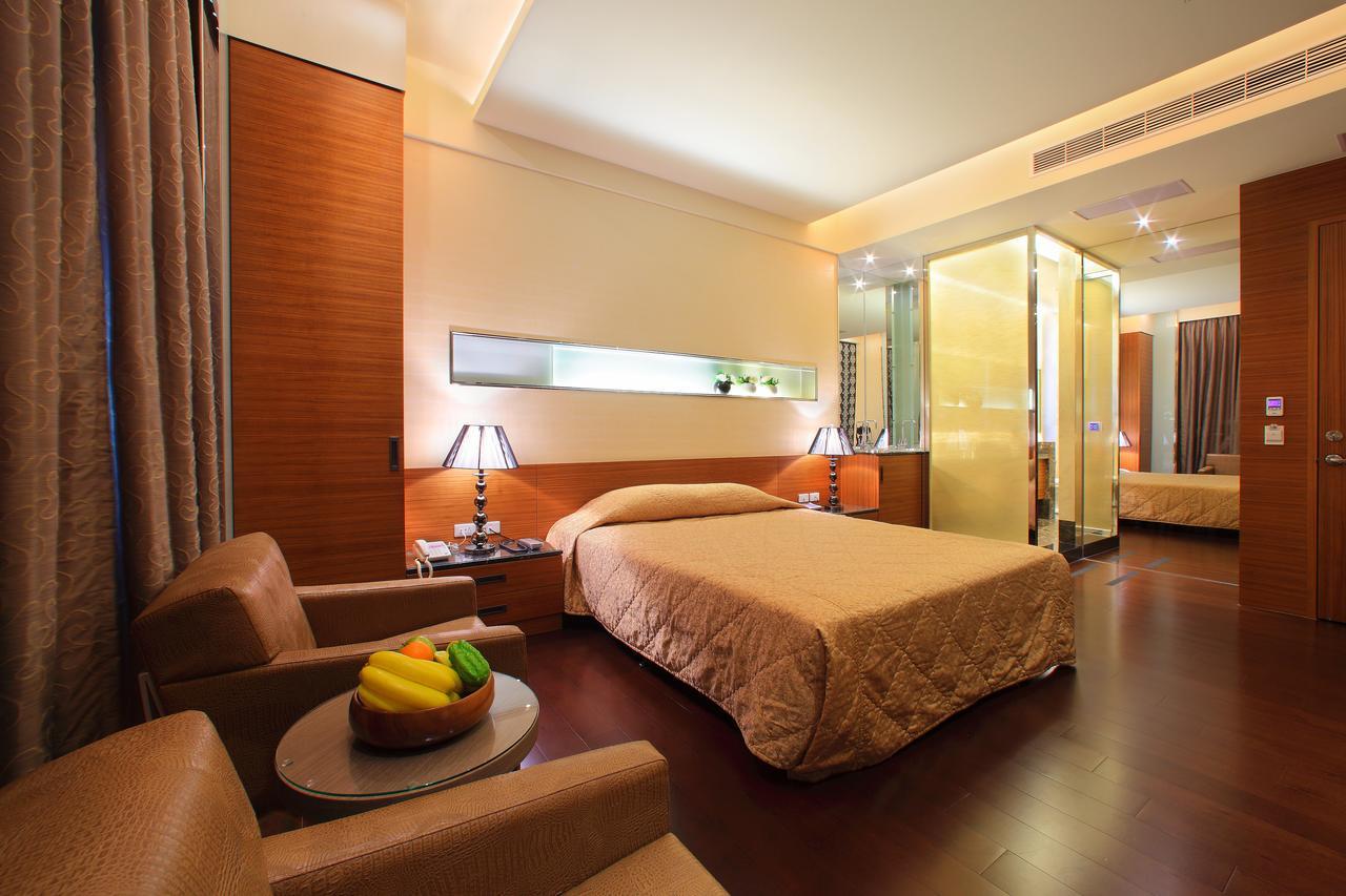 Spring Hotel Taichung Esterno foto